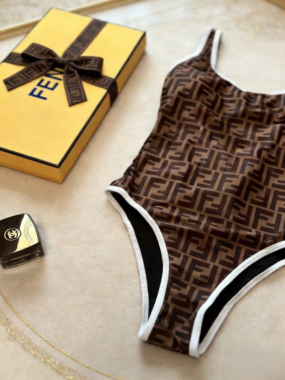 Fendi FF Logo Contrast Trim Swimsuit - Picture 3 of 6